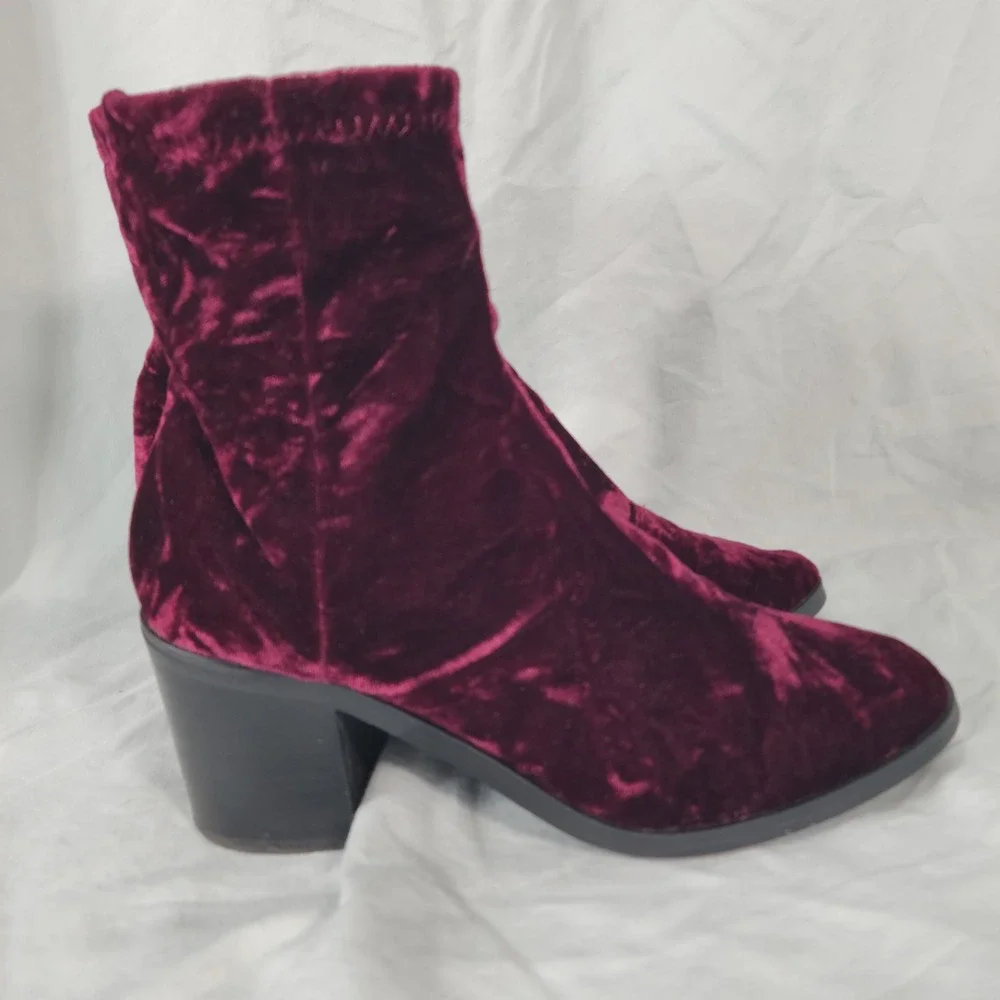 Steve Madden Pressly Boots 7.5 Burgundy Crushed Velvet Whimsigoth Fairy Grunge